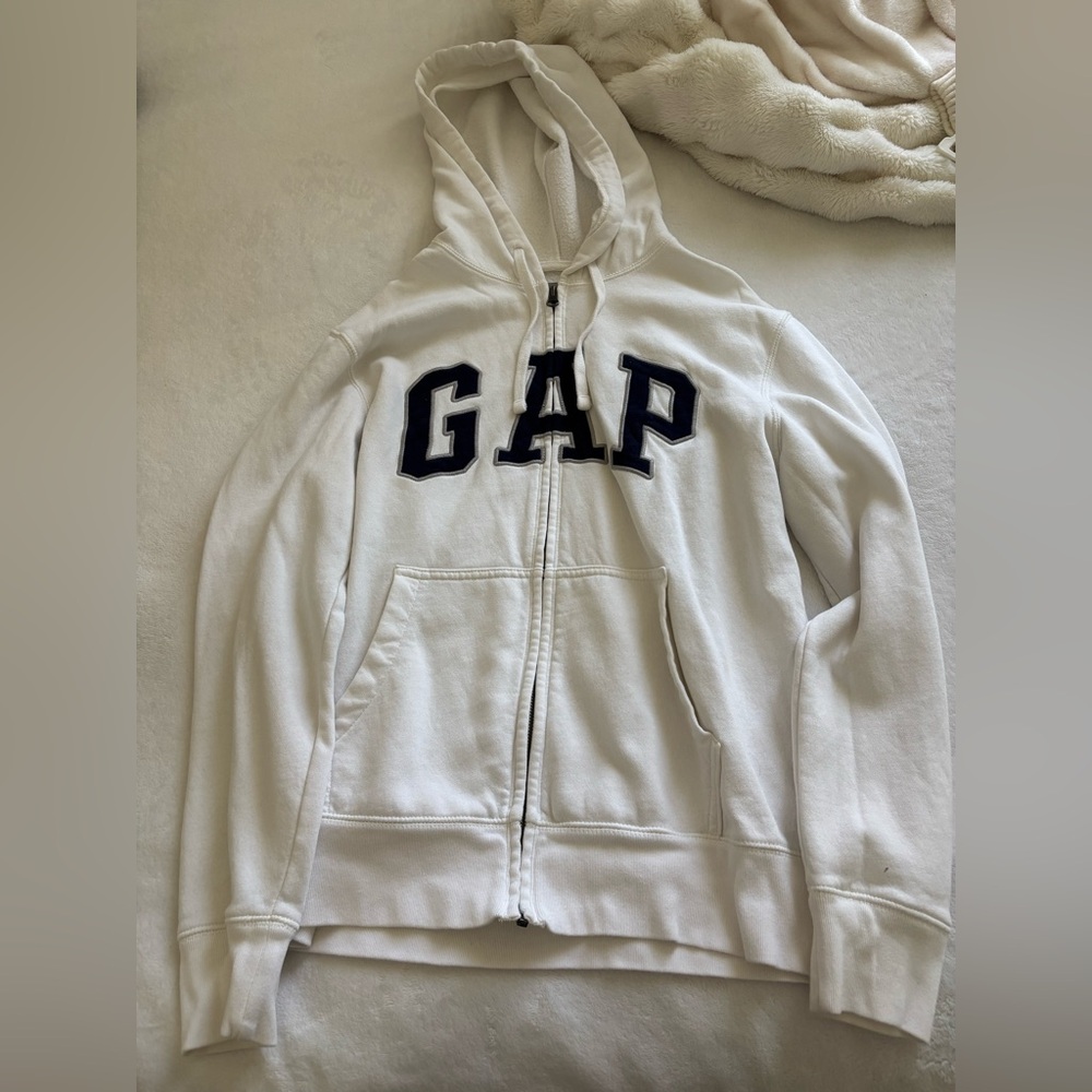 GAP white zip up hoodie with navy blue logo